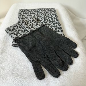 Michael Kors Infinity Scarf and Glove set